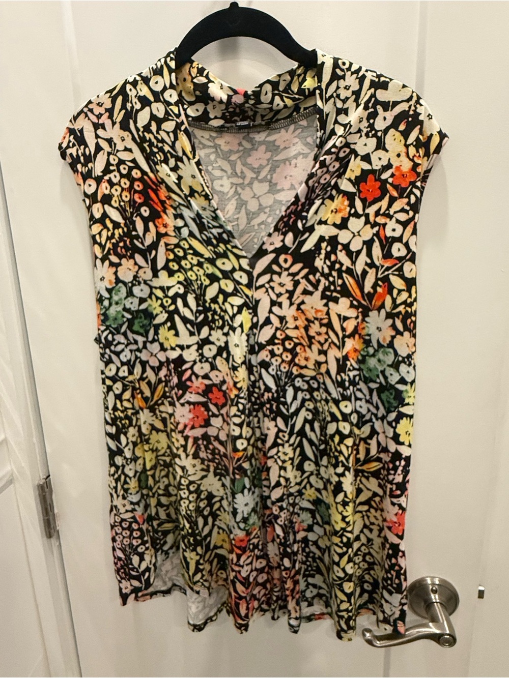 Cable and Gauge Floral V-Neck Sleeveless Womenβs Top - Black Multi